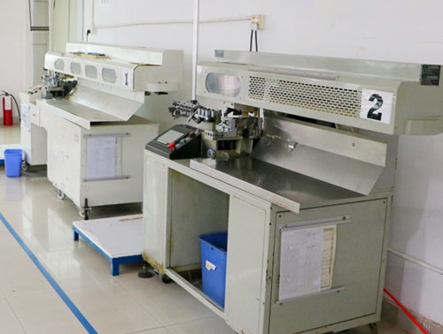 尊龙凯时数据线-自动栽线机